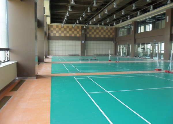 籃球場館適宜選用PVC運動地板嗎？